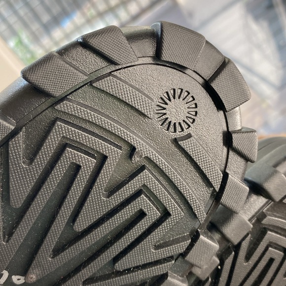 UGG Classic Brellah Mini Waterproof Rain Boots Black Size 7 NWT - Picture 8 of 12